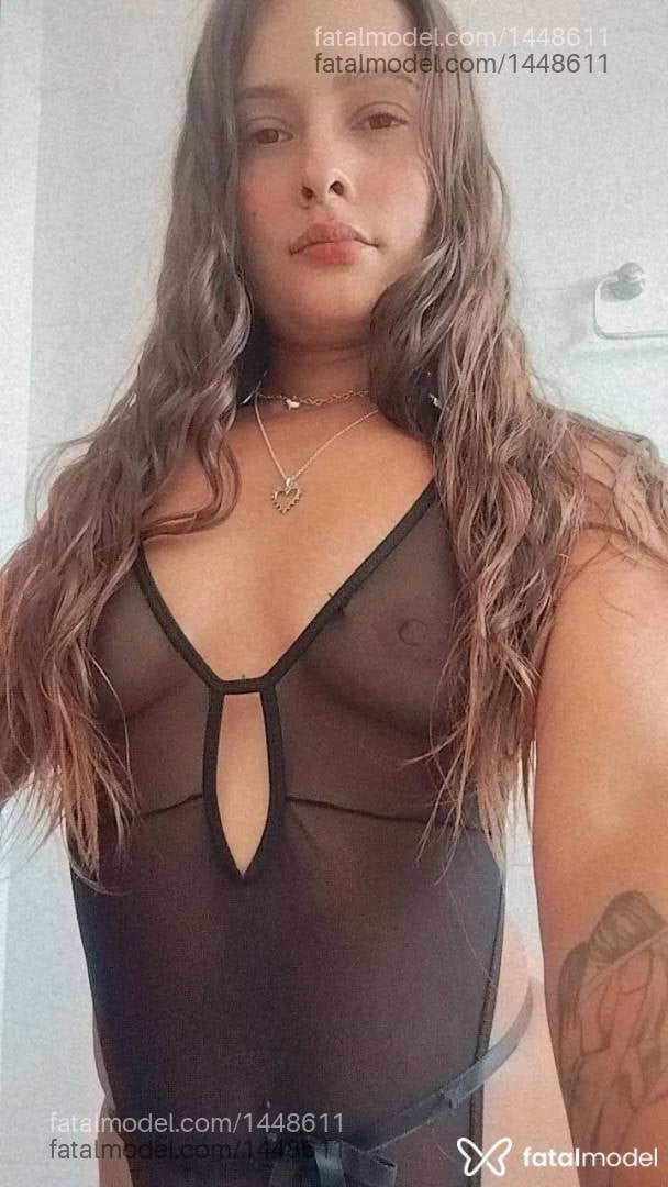 Acompanhante mulher loira (o) de olhos castanhos - Sara
