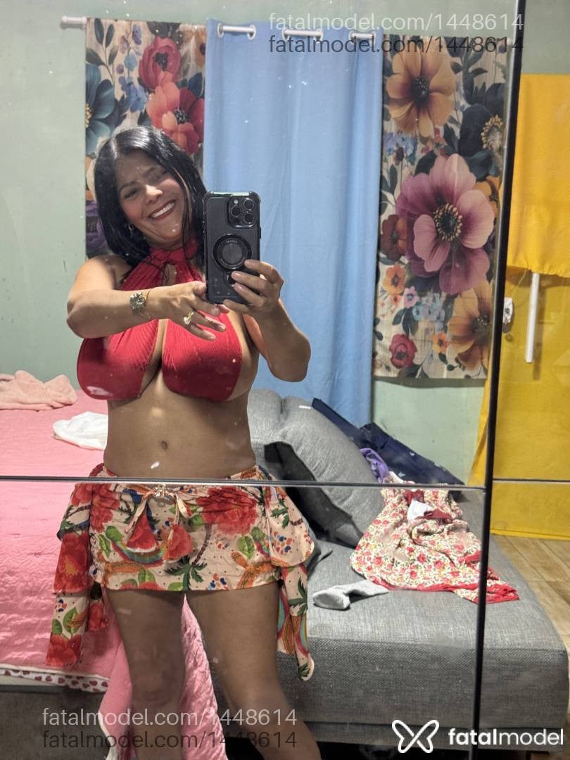 Acompanhante mulher morena (o) de olhos castanhos em Rondonópolis Acompanhante mulher morena (o) de olhos castanhos em Rondonópolis - Isabell Española