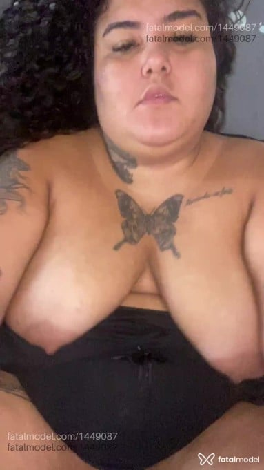 Acompanhante mulher com cabelo castanho de olhos pretos em Virtual - Beatriz