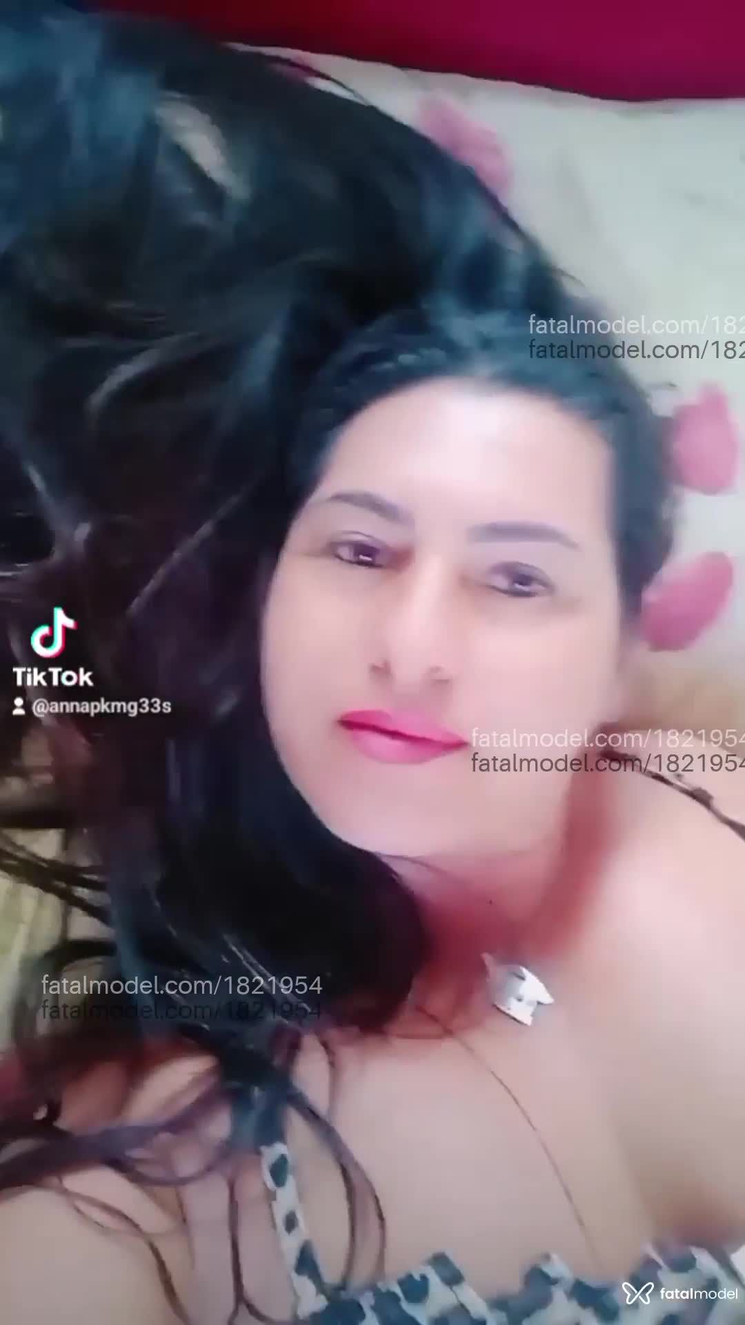 Acompanhante mulher com cabelo castanho de olhos mel em Salto do Lontra - Paula
