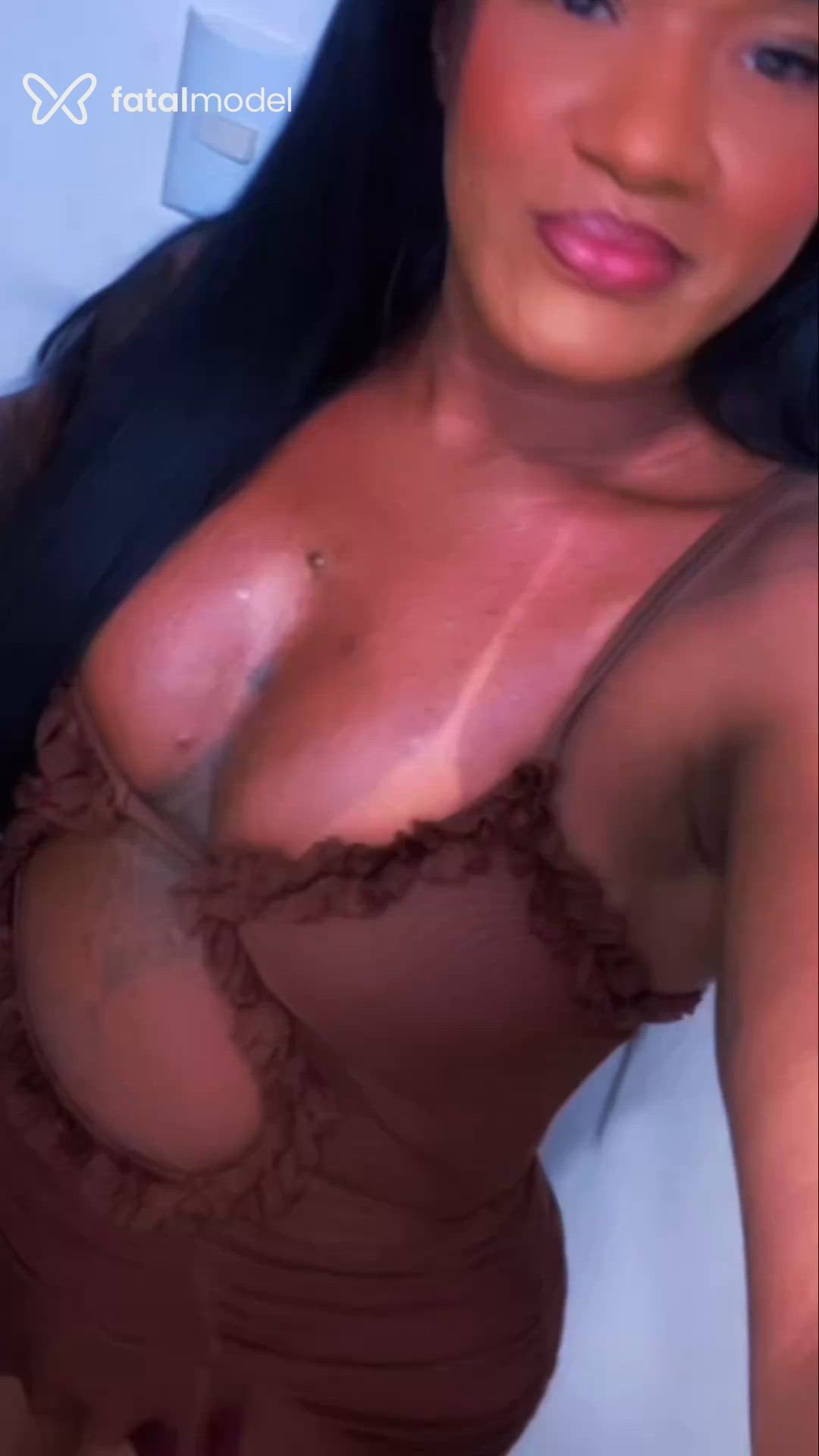 Acompanhante mulher morena (o) de olhos pretos - LUNA SOUZA Acompanhante mulher morena (o) de olhos pretos - LUNA SOUZA