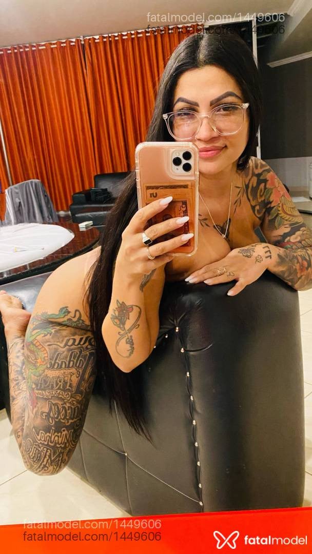 Acompanhante mulher morena (o) de olhos castanhos - Luana