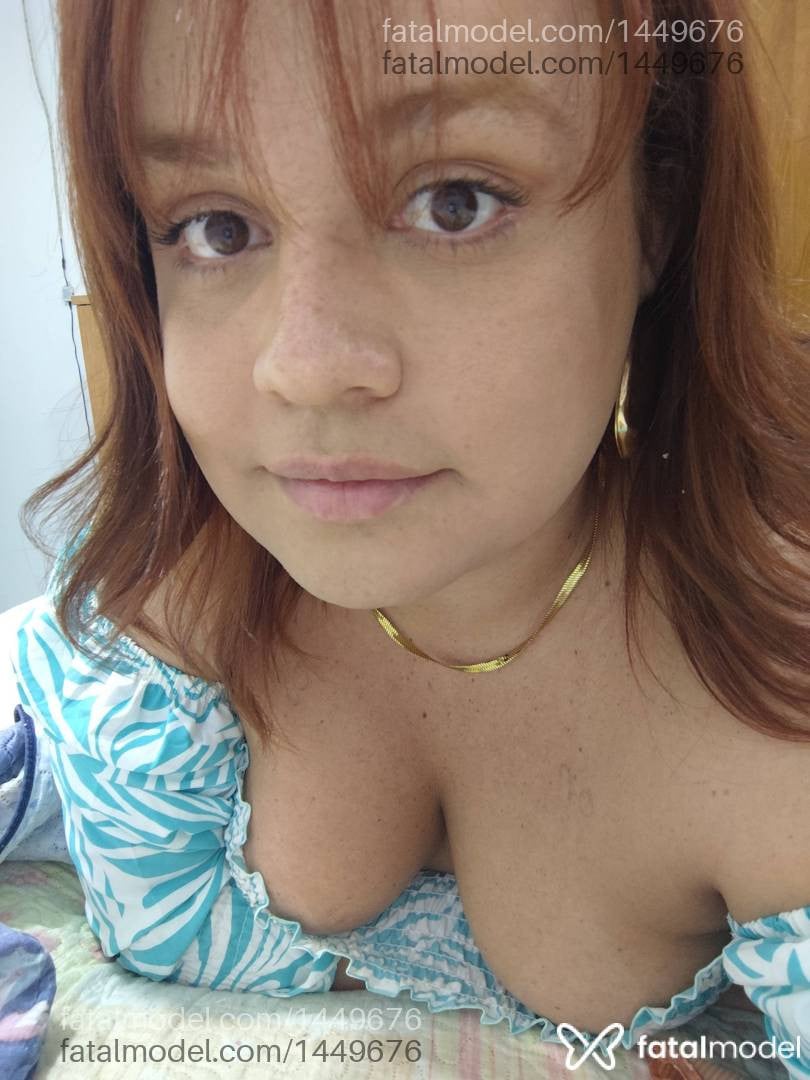 Acompanhante mulher trans com cabelo castanho de olhos mel em Anápolis - Jhôanne Amorim