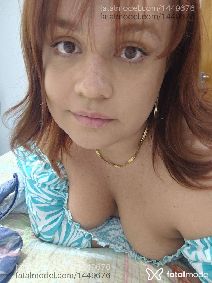 Acompanhante mulher trans com cabelo castanho de olhos mel em Anápolis - Jhôanne Amorim