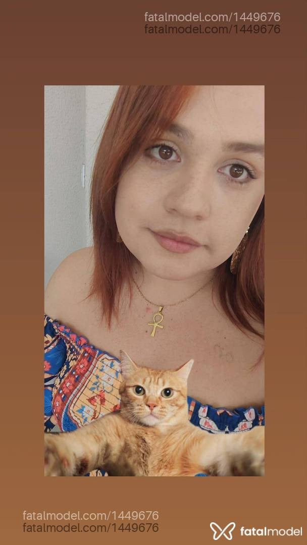 Acompanhante mulher trans com cabelo castanho de olhos mel em Anápolis - Jhôanne Amorim