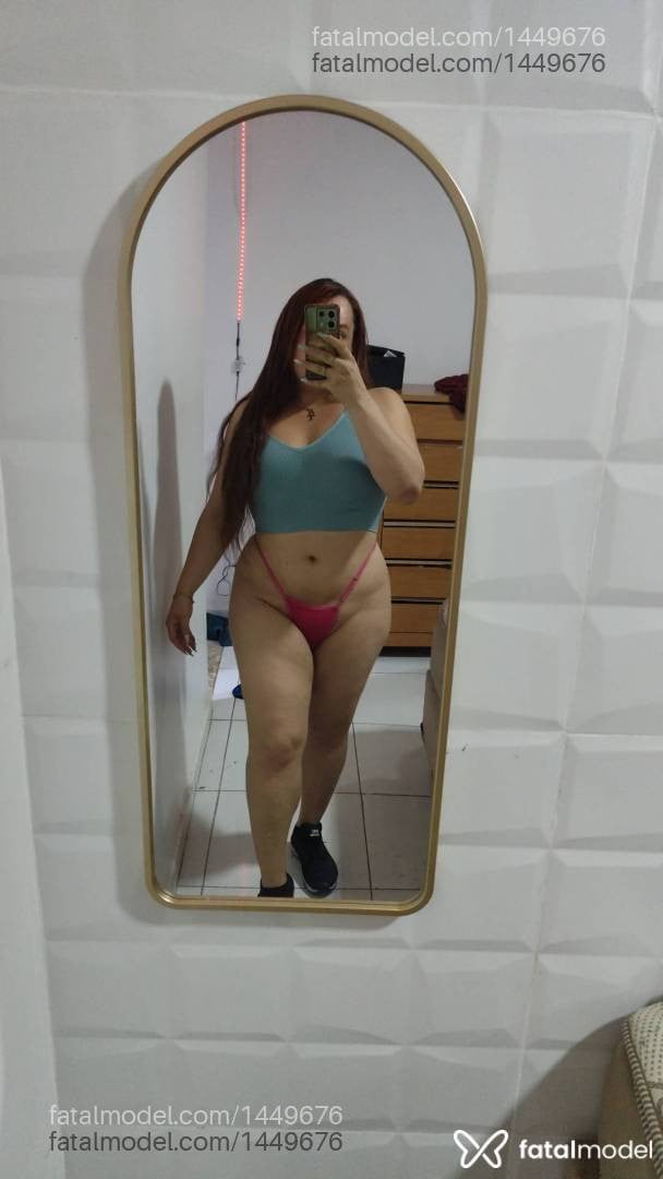 Acompanhante mulher trans com cabelo castanho de olhos mel - Lascivia