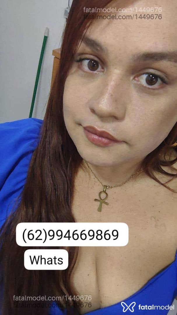 Acompanhante mulher trans com cabelo castanho de olhos mel - Lascivia