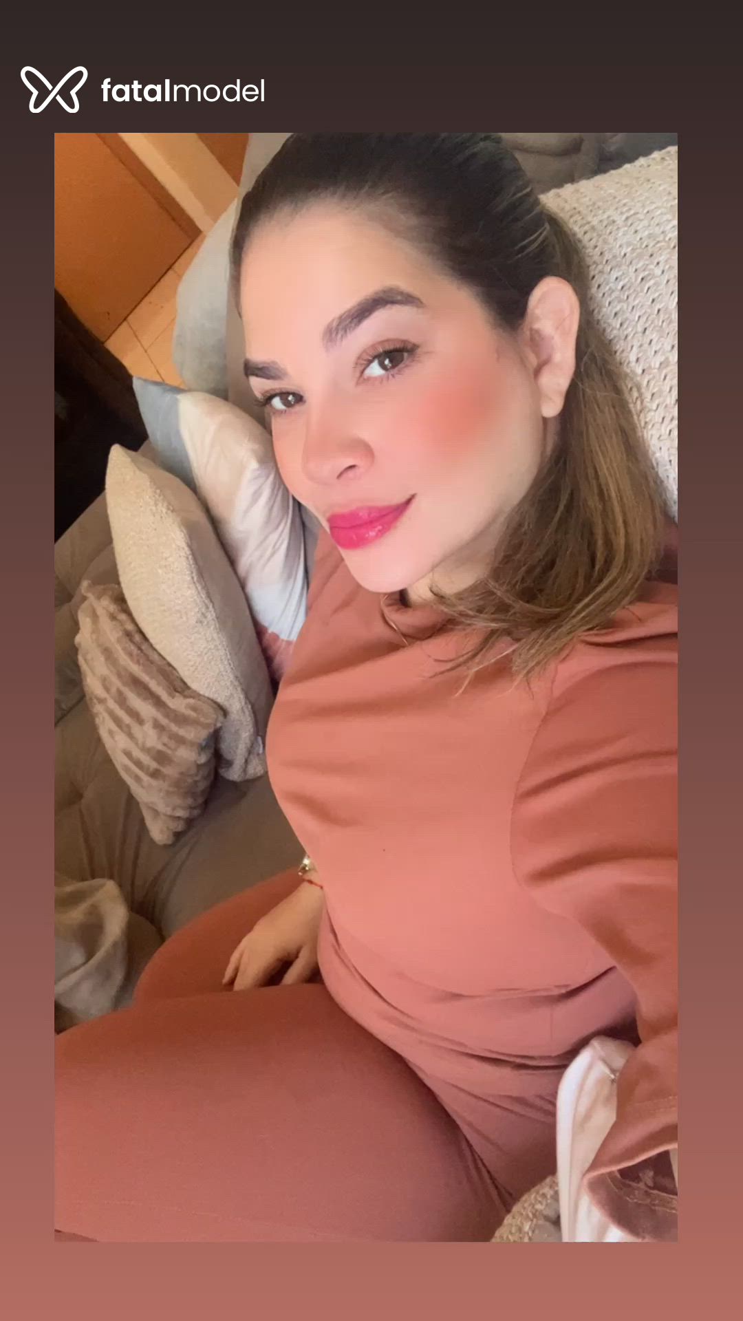 Acompanhante mulher loira (o) de olhos castanhos em Chapecó - Débora