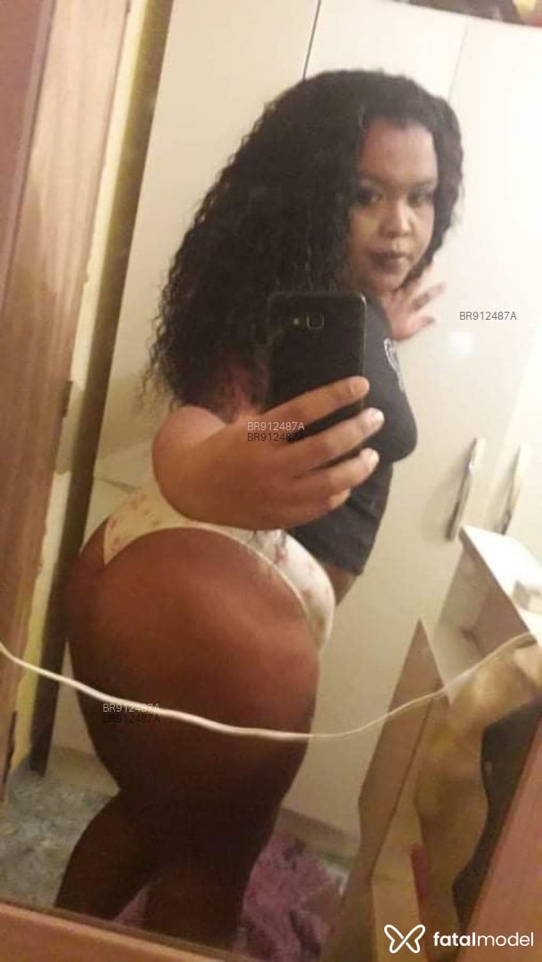 Acompanhante mulher trans com cabelo castanho de olhos castanhos em Rio de Janeiro - Rayssa