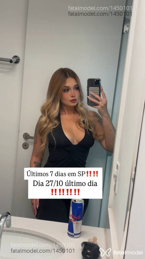 Acompanhante mulher loira (o) de olhos castanhos - Natasha