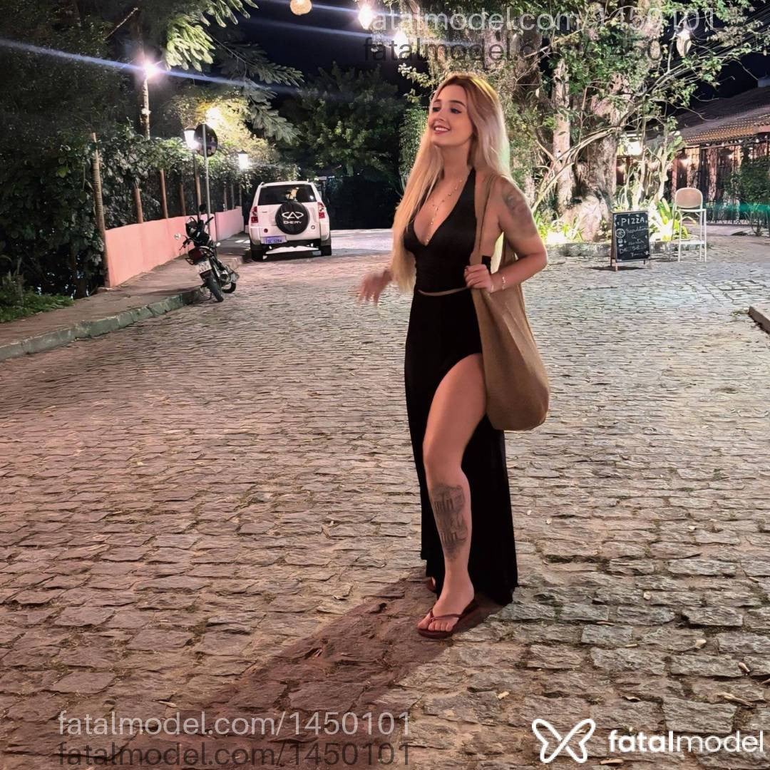 Acompanhante mulher loira (o) de olhos castanhos - Natasha