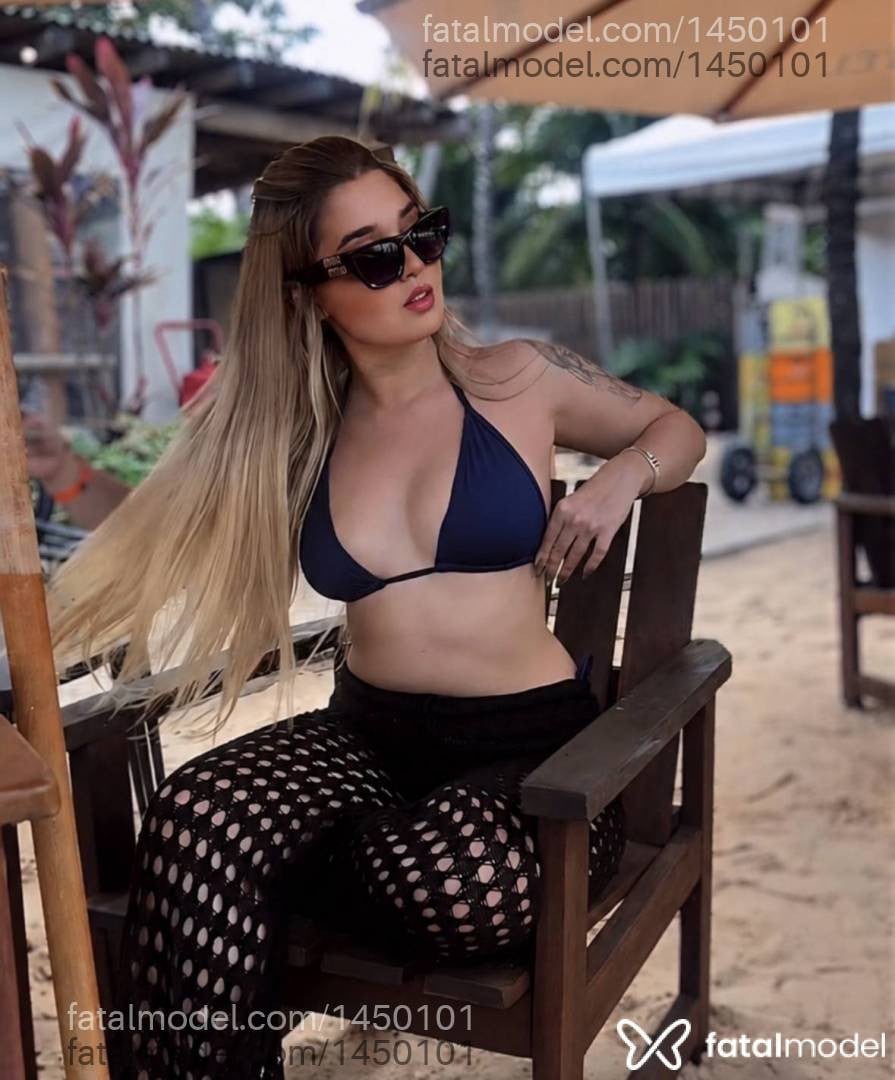 Acompanhante mulher loira (o) de olhos castanhos - Natasha