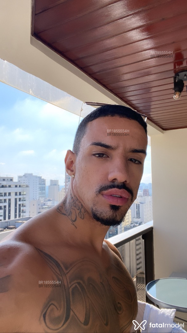 Acompanhante homem morena (o) de olhos pretos em Rio de Janeiro Acompanhante homem morena (o) de olhos pretos em Rio de Janeiro - Pietro Dias