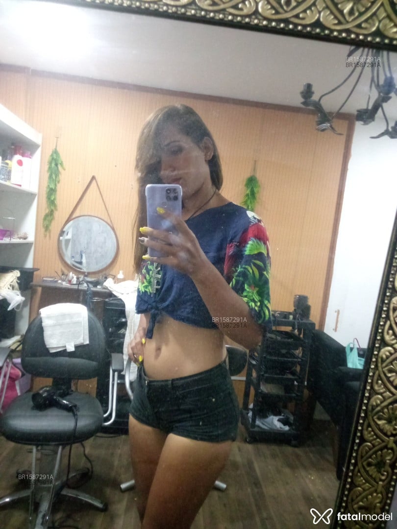 Acompanhante mulher trans com cabelo castanho de olhos castanhos em Virtual Acompanhante mulher trans com cabelo castanho de olhos castanhos em Virtual - Anitta nicolly
