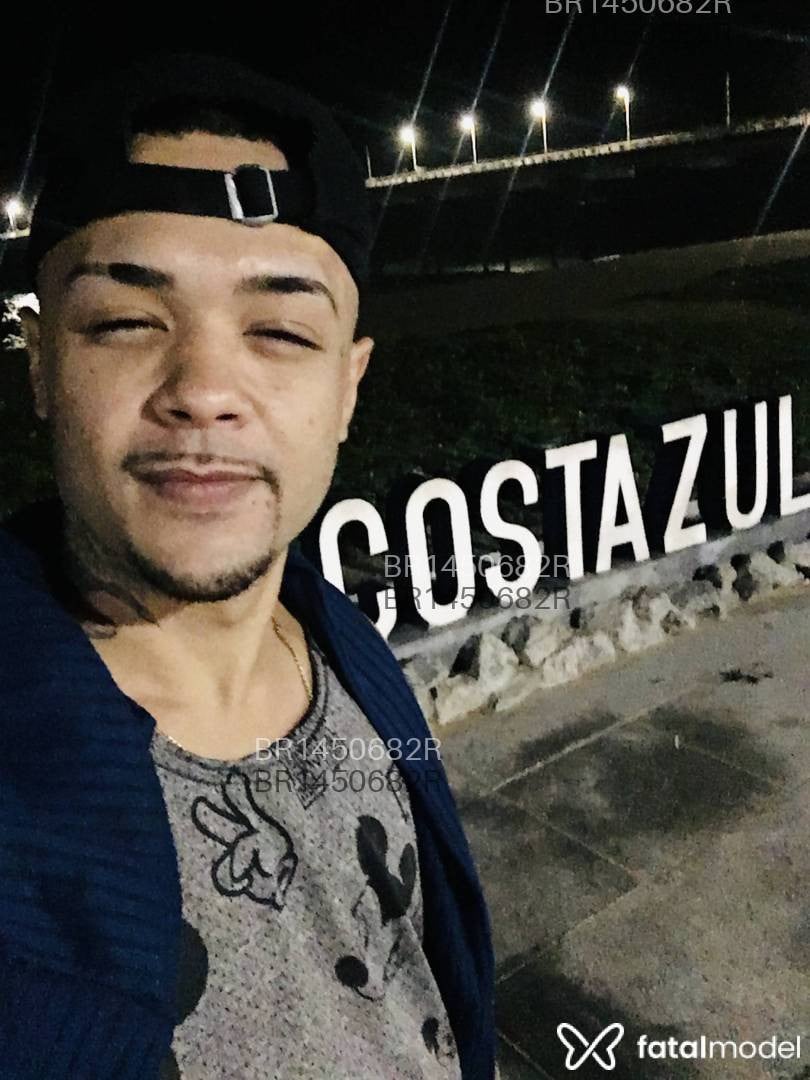 Acompanhante homem com cabelo castanho de olhos castanhos em Rio das Ostras - Denis Copacabana