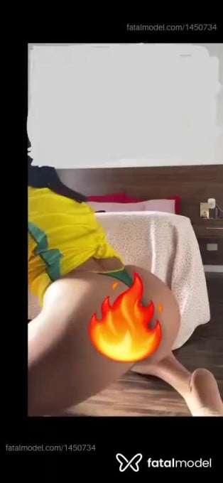 Acompanhante mulher morena (o) de olhos verdes - Suellen