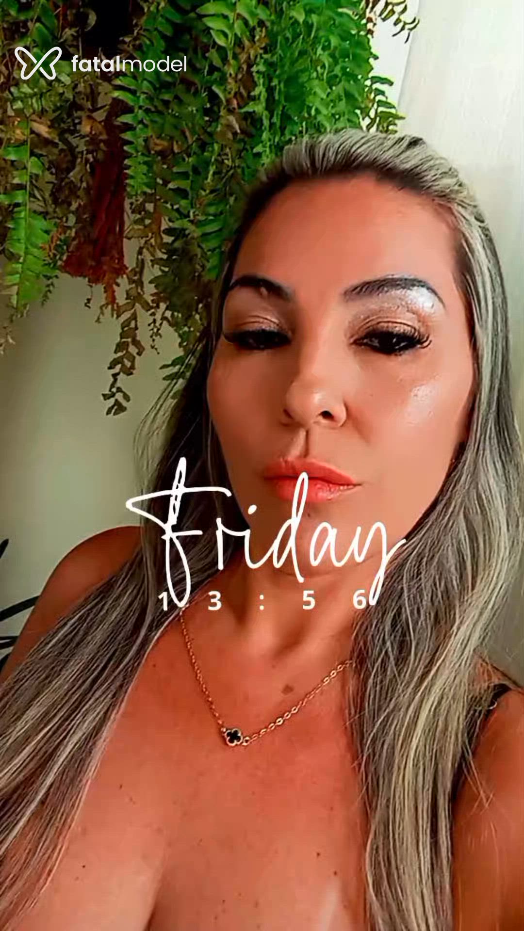 Acompanhante mulher loira (o) de olhos castanhos - Laís Lins Gaúcha