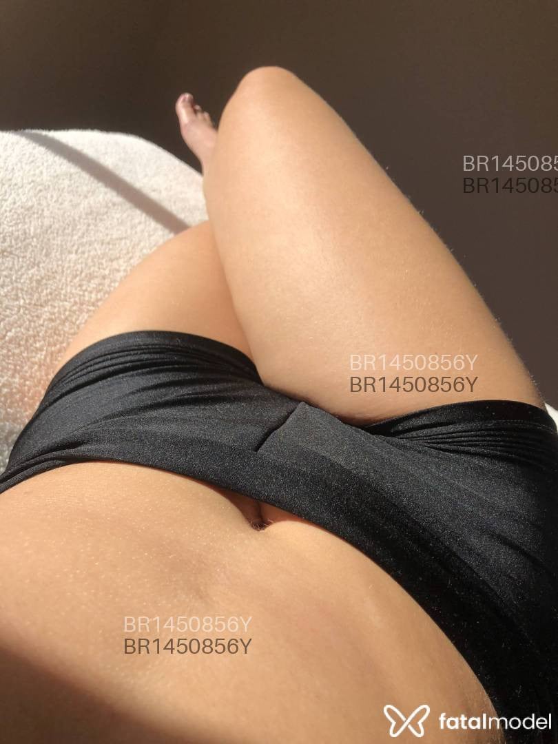 Acompanhante mulher com cabelo castanho de olhos castanhos - Jú Santos