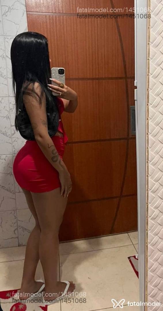 Acompanhante mulher morena (o) de olhos castanhos - Morena Acompanhante mulher morena (o) de olhos castanhos - Morena