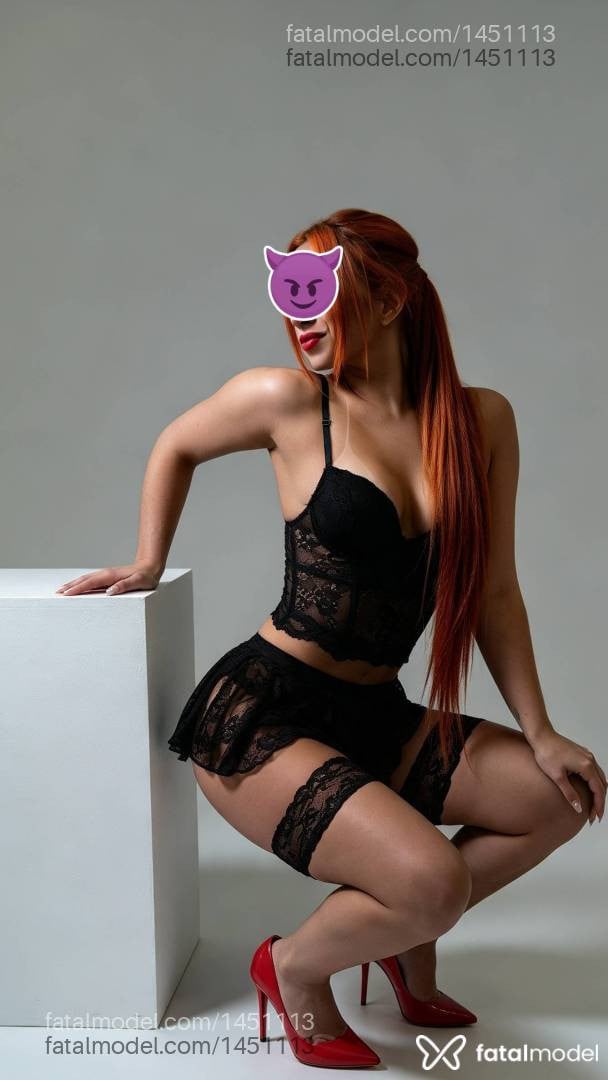 Acompanhante mulher ruiva (o) de olhos mel - Ruby