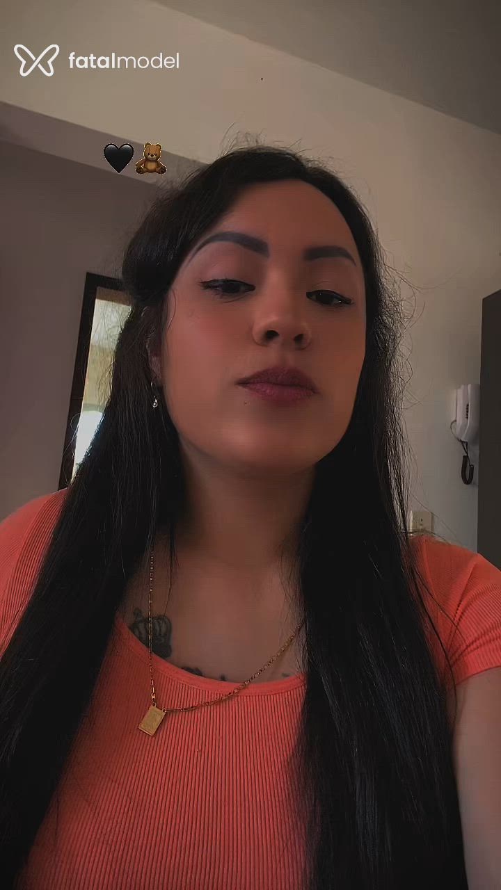 Acompanhante mulher com cabelo castanho de olhos castanhos - Brenda Lopez