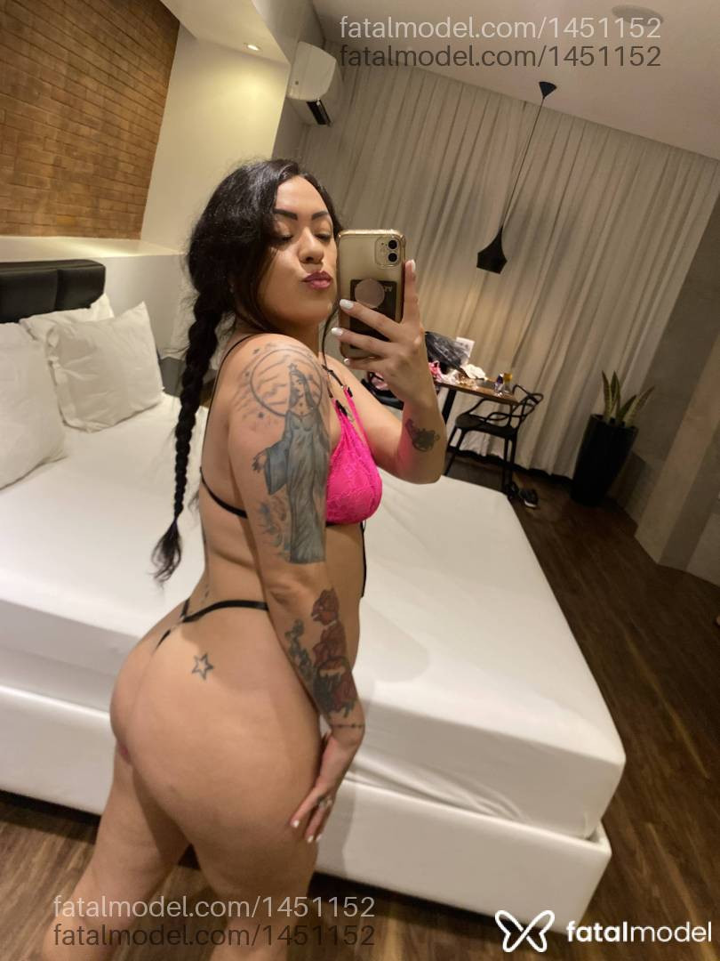 Acompanhante mulher com cabelo castanho de olhos castanhos - Brenda Lopez