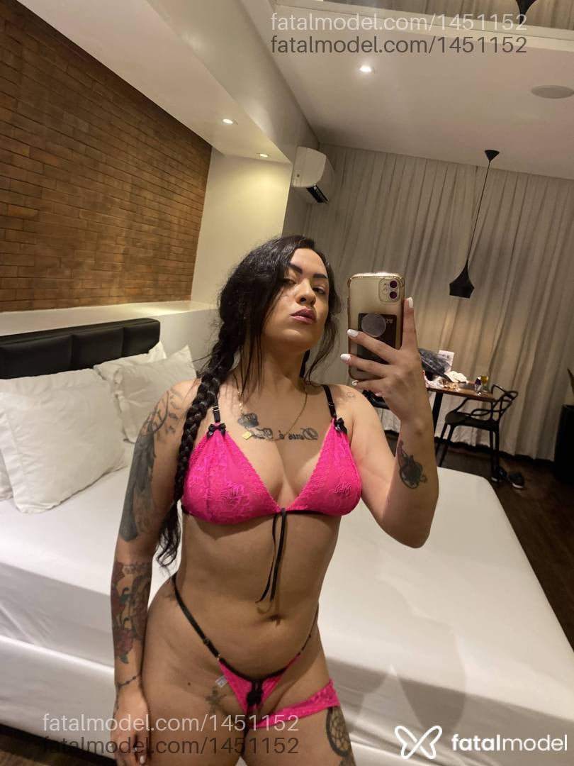 Acompanhante mulher com cabelo castanho de olhos castanhos - Brenda Lopez