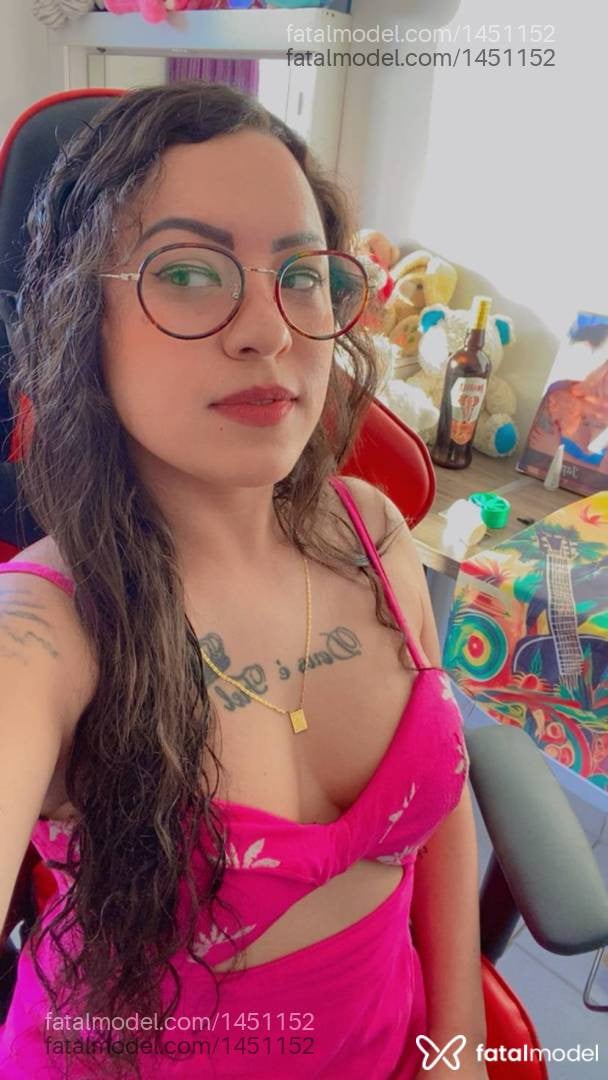 Acompanhante mulher com cabelo castanho de olhos castanhos - Brenda Lopez