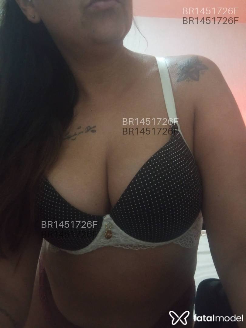 Acompanhante mulher com cabelo castanho de olhos castanhos em Pelotas Acompanhante mulher com cabelo castanho de olhos castanhos em Pelotas - Jamile