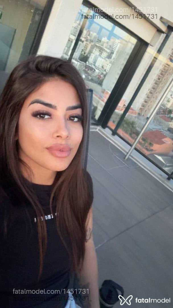 Acompanhante mulher com cabelo castanho de olhos castanhos em Rondonópolis - Bárbara