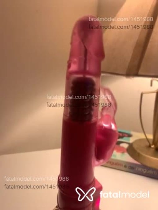 Acompanhante mulher com cabelo castanho de olhos castanhos em Bagé Acompanhante mulher com cabelo castanho de olhos castanhos em Bagé - Sarah Morena