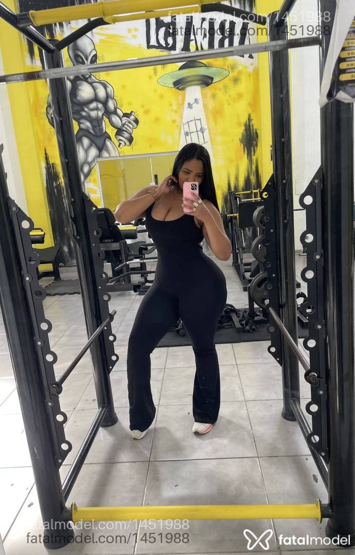 Acompanhante mulher com cabelo castanho de olhos castanhos - Sarah Morena