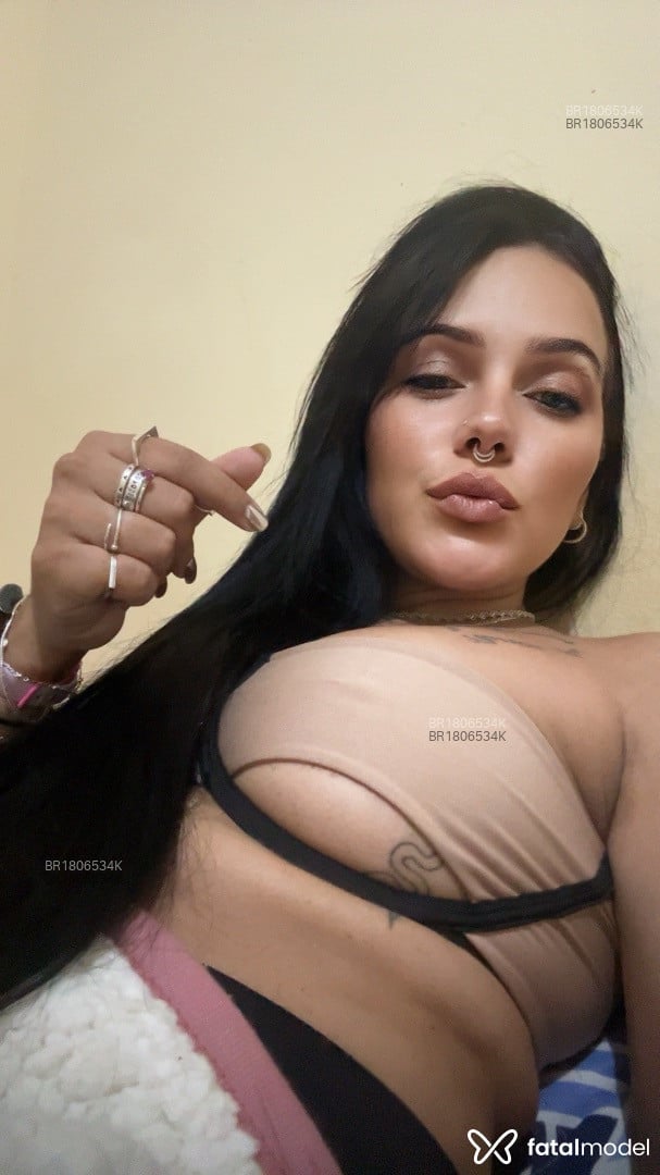 Acompanhante mulher ruiva (o) de olhos castanhos em Palmeiras de Goiás Acompanhante mulher ruiva (o) de olhos castanhos em Palmeiras de Goiás - Júlia Werlang