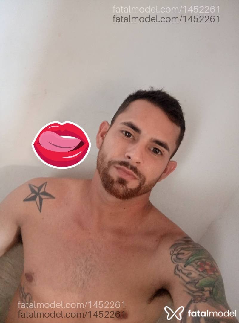 Acompanhante homem com cabelo castanho de olhos castanhos em Itajaí Acompanhante homem com cabelo castanho de olhos castanhos em Itajaí - Jhon