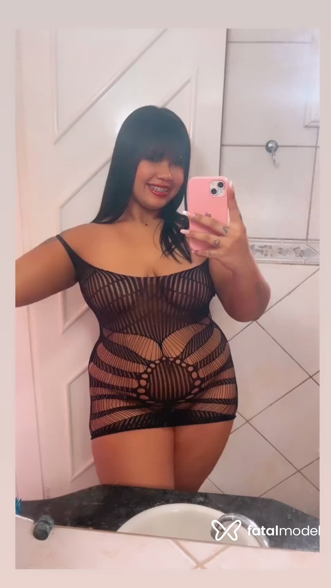 Acompanhante mulher morena (o) de olhos castanhos - Nicole Ribeiro