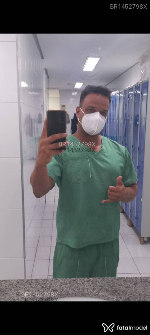 Acompanhante homem com cabelo castanho de olhos castanhos em Taubaté - Lipelipe