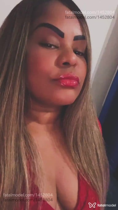 Acompanhante mulher morena (o) de olhos castanhos em Amparo Acompanhante mulher morena (o) de olhos castanhos em Amparo - Lavinia Cavalcante