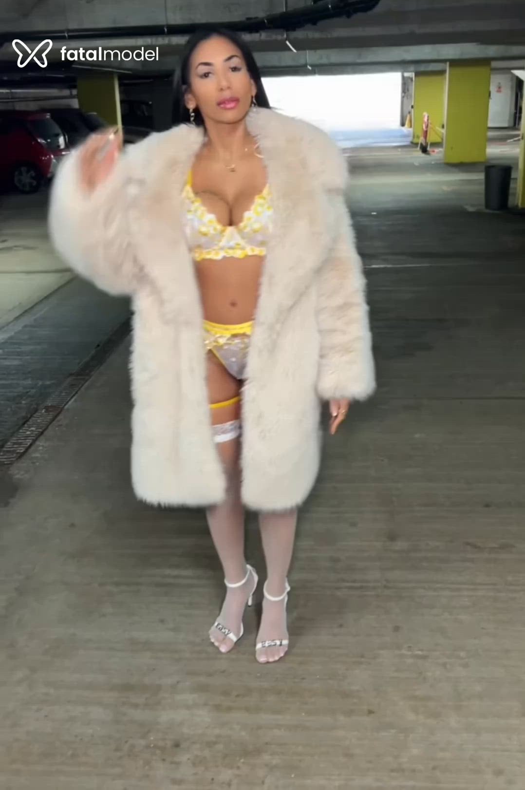 Acompanhante mulher morena (o) de olhos pretos - Aisha milano Acompanhante mulher morena (o) de olhos pretos - Aisha milano