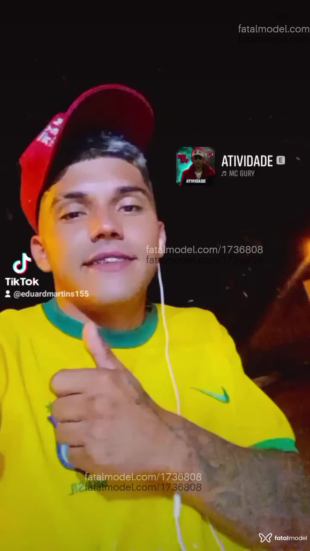 Acompanhante homem morena (o) de olhos castanhos em Blumenau Acompanhante homem morena (o) de olhos castanhos em Blumenau - Douglas bintercut