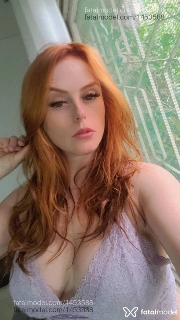 Acompanhante mulher ruiva (o) de olhos verdes - Carol Pushmann