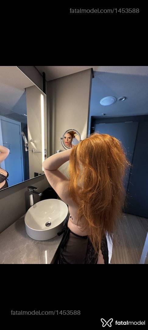 Acompanhante mulher ruiva (o) de olhos verdes - Carol Pushmann