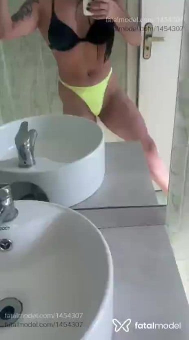 Acompanhante mulher morena (o) de olhos pretos em Maravilha Acompanhante mulher morena (o) de olhos pretos em Maravilha - Mayara