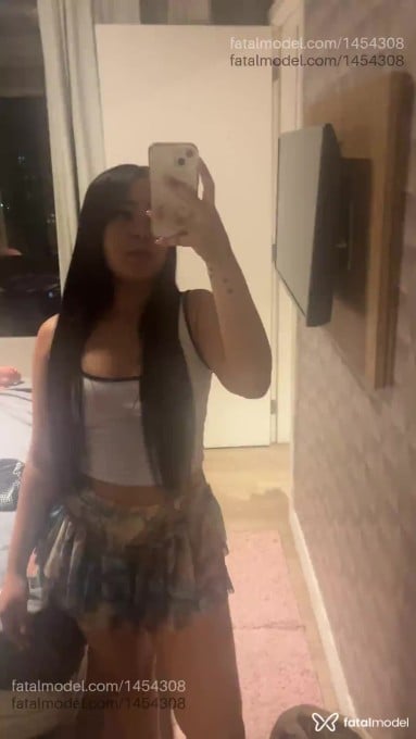 Acompanhante mulher morena (o) de olhos castanhos - Tubarão Acompanhante mulher morena (o) de olhos castanhos - Tubarão