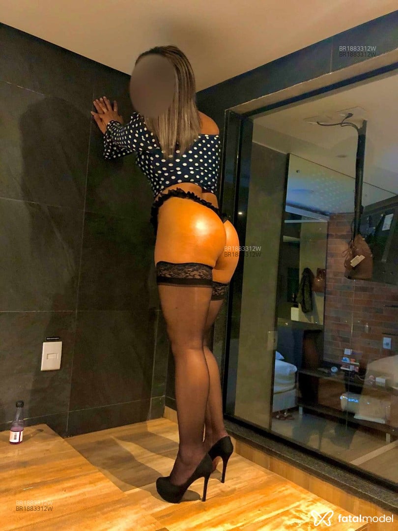 Acompanhante mulher loira (o) de olhos pretos em Santa Maria - Letícia Lima