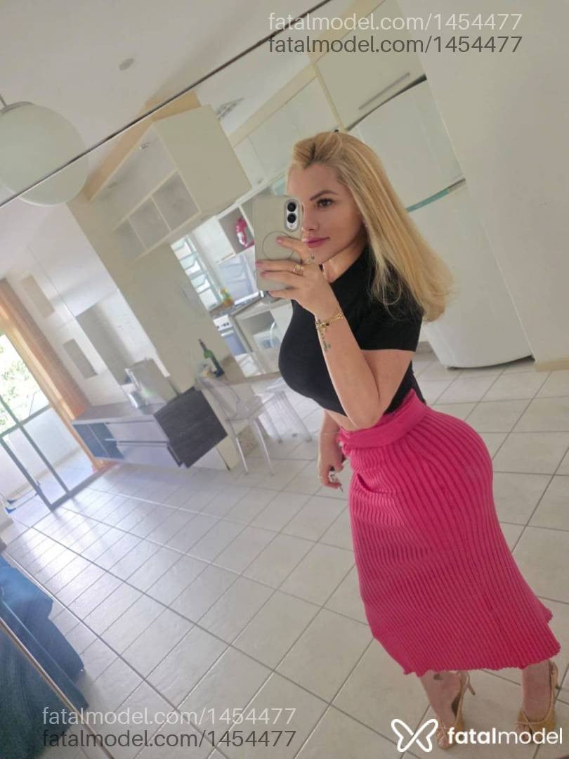 Acompanhante mulher loira (o) de olhos castanhos em Florianópolis - HELOÍSA ÁVILLA