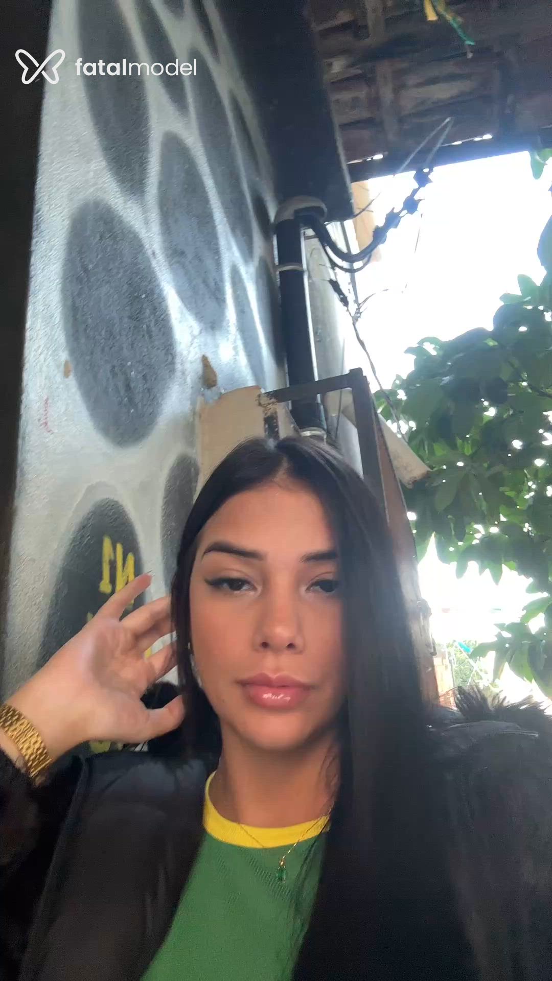 Acompanhante mulher morena (o) de olhos pretos - Athena