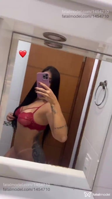 Acompanhante mulher morena (o) de olhos pretos em Manhuaçu - Athena