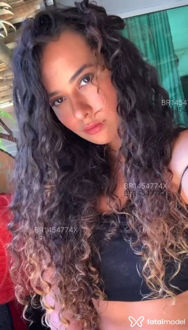 Acompanhante mulher com cabelo castanho de olhos castanhos em Belo Horizonte - Mel Bonucci