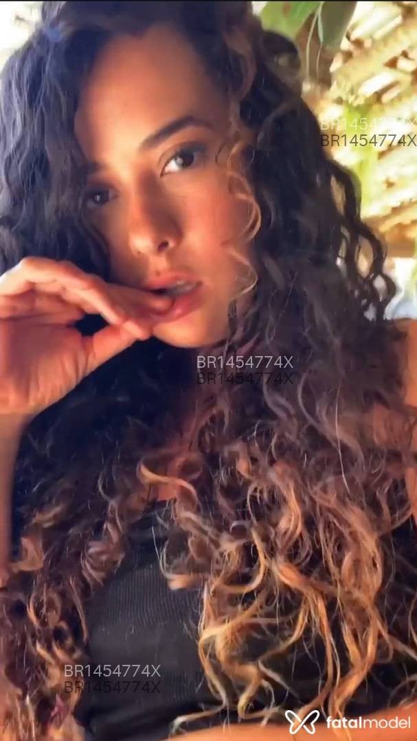 Acompanhante mulher com cabelo castanho de olhos castanhos em Belo Horizonte - Mel Bonucci
