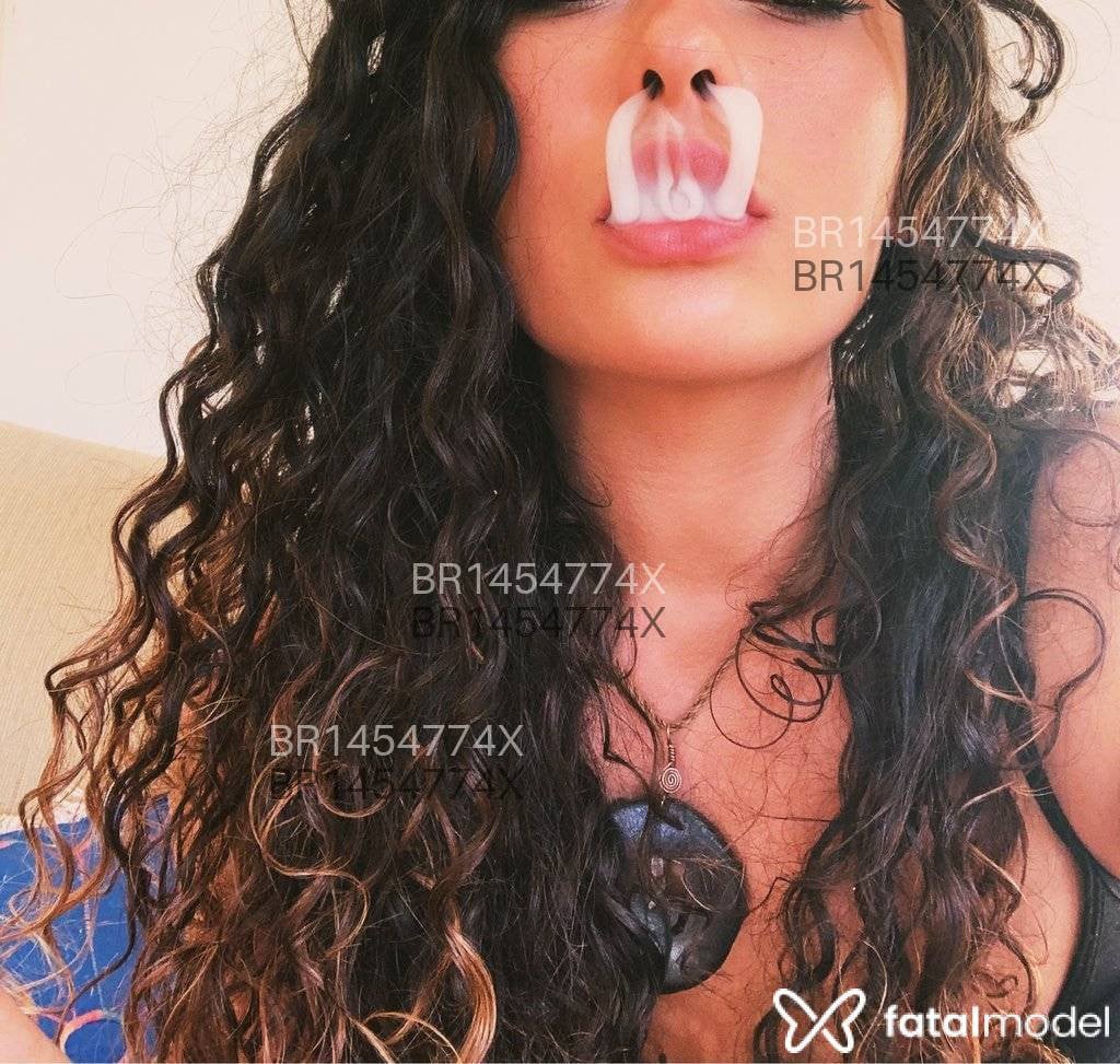 Acompanhante mulher com cabelo castanho de olhos castanhos em Belo Horizonte - Mel Bonucci